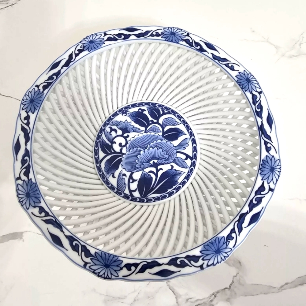 Vintage Hasami Yaki Japanese Porcelain Open Lattice Footed Bowl